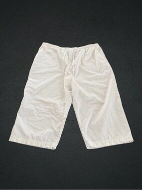 Coastal Grandmother White Cotton Capri Pants